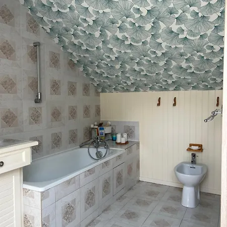 Prive Dans Un Duplex Apartment *